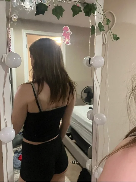 clothes - Picture 9 of 15